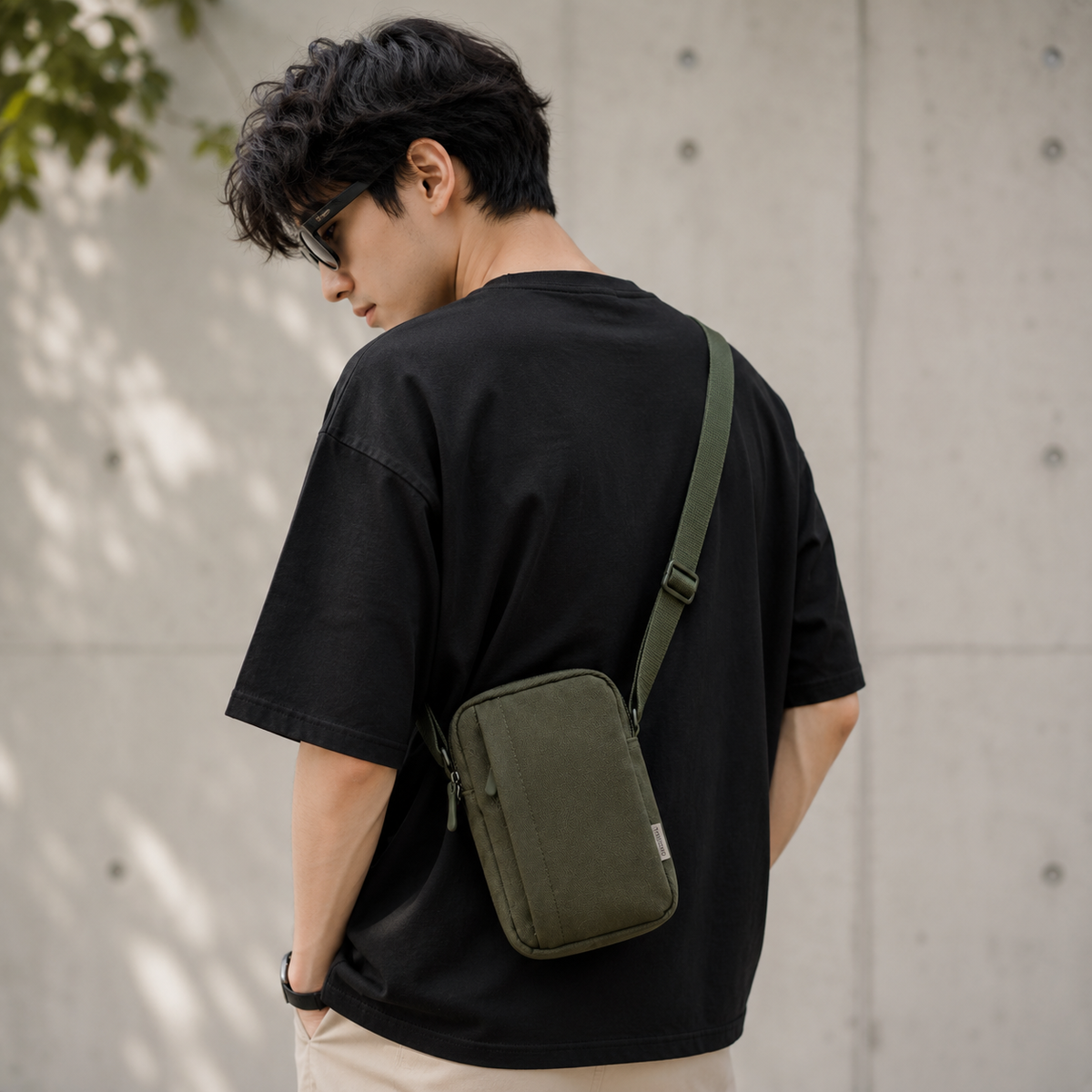 Classic waterproof crossbody  bag